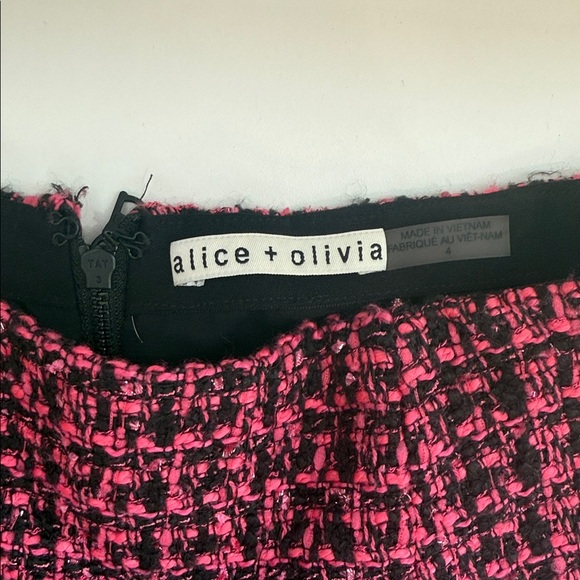 Alice + Olivia Fuchsia Tweed Mini Skirt - Picture 3 of 4
